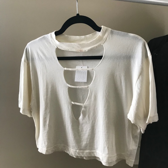 UO Truly Madly Deeply Penelope Cut-Out Tee - Picture 3 of 6